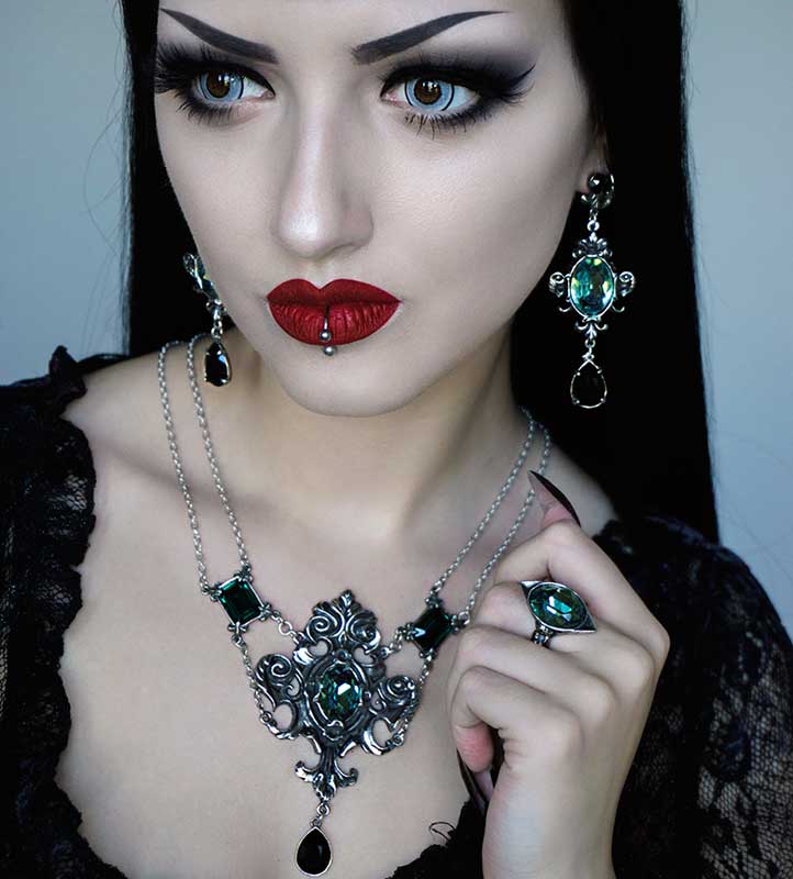 Queen of the Night Ornate Black Crystal Pendant Alchemy Gothic P503